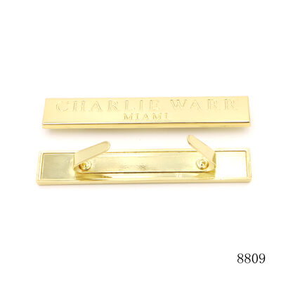 Custom embossed zinc alloy metal logo plate gold rectangular bag name label with back prongs for leather handbag hardware