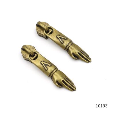 39mm High Quality Metal Zipper Puller, Custom Logo Hand Shape Zip Pull Charms, Antique Brass Wholesale Zipper Pullers Manufacturer for Bag Clothing